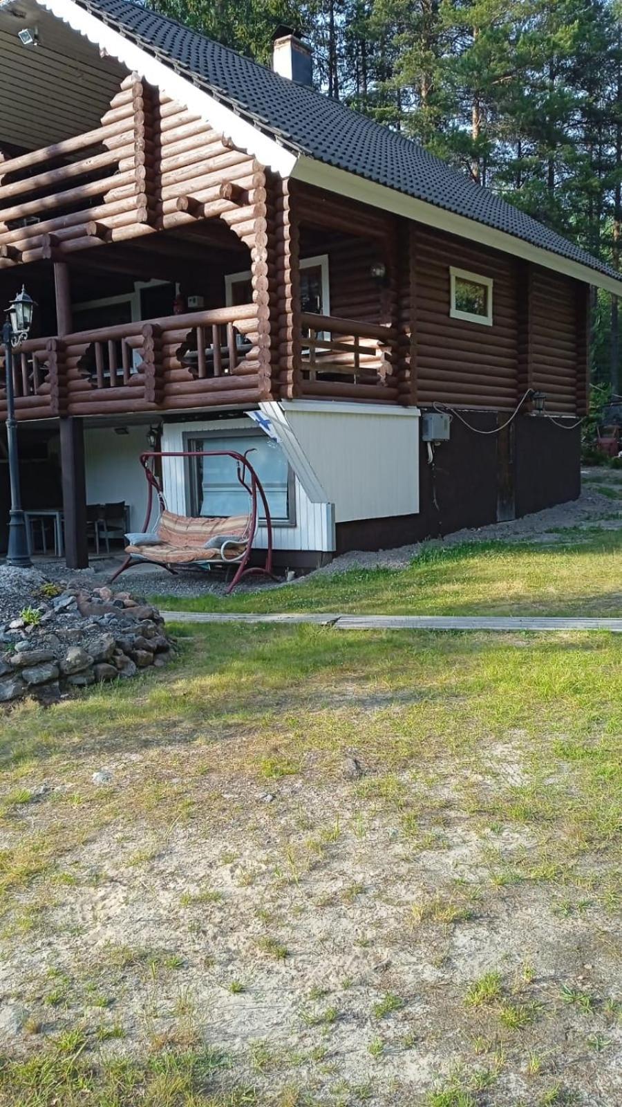Viihtyisae Hirsimoekki Jaerven Rannalla Siikainen Exterior photo